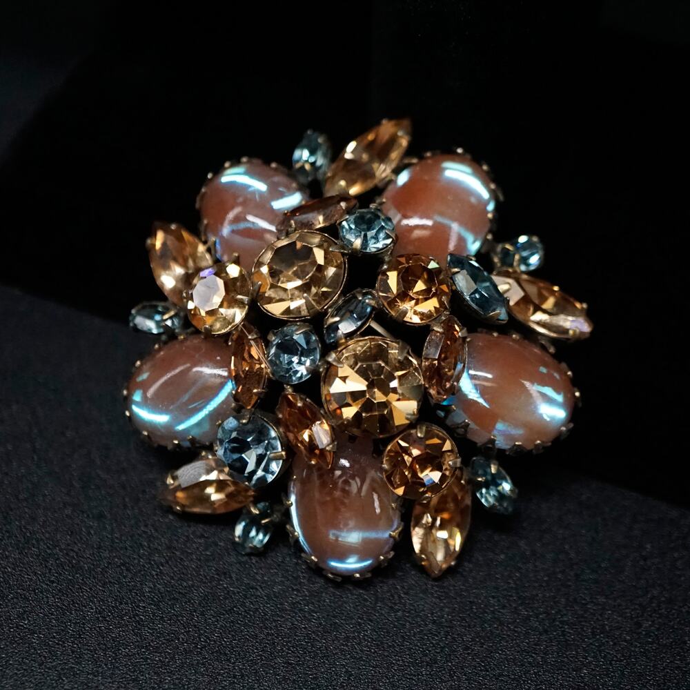 Vintage Regency Retro 1950s Rhinestone Sappharine Cluster Floral Brooch Saphiret